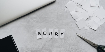 Ahmet-Cakar8217dan-Hadise8217ye-Sasirtan-Ozur-Helallik-Istedi-featured