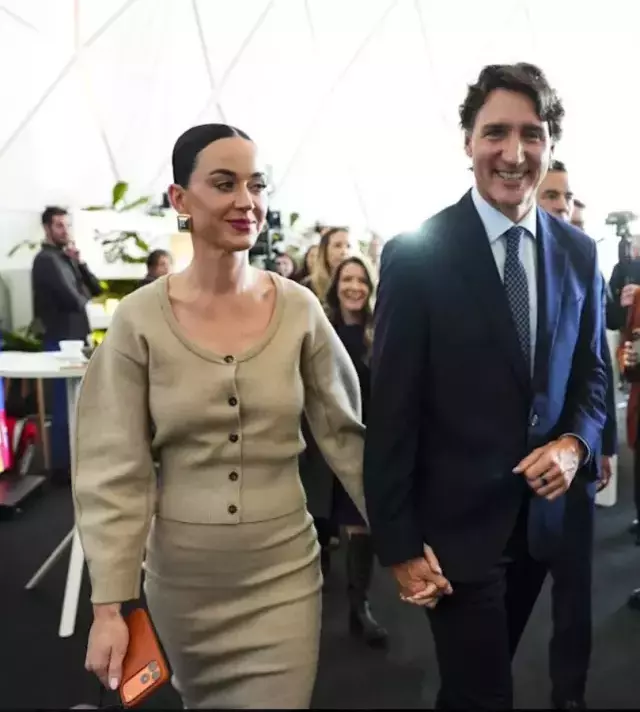 Katy Perry ve Justin Trudeau Davos'ta el ele