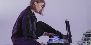 Demet-Akalin-Meksika8217da-Tatildeyken-Okan-Kurt8217a-Sok-Hirsizlik-Cezasi-featured