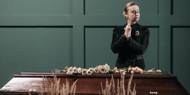 Podyumlarin-Yildizi-Jasmine-Turkiye8217ye-Veda-Ediyor-featured