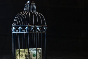 Unlu-Yazar-Ipek-Ileriak8217i-Dolandiran-Eski-Erkek-Arkadasina-Hapis-ve-Para-Cezasi-Onaylandi-featured