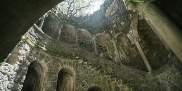 Emily-Ratajkowski8217nin-Sasirtici-Guzellik-Sirri-Gunes-Yanigina-Anne-Sutu-featured