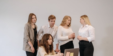 Gulsen8217in-Genc-ve-Dinamik-Stili-Yine-Gundemde-featured