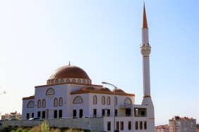 Hande-Ercel-Turkiye8217ye-Dondu-Havaalaninda-Gozaltina-Alindi-featured