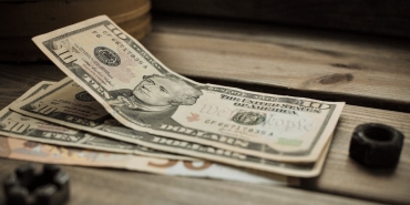 Rihanna8217nin-Evine-Giren-Saplantili-Hayrana-10-Milyon-Dolar-Kefalet-Soku-featured